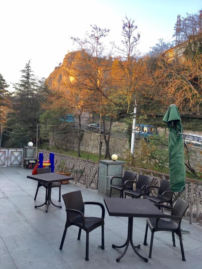 Hotel Newland Chiatura Buitenkant foto